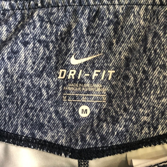Euc Nike m denim look workout Capri - Picture 4 of 4